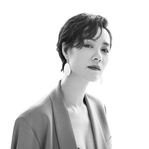 美女被打白嫩屁股女大学生
